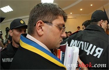 Тимошенко попросила закрити справу. Суддя пішов на годину подумати