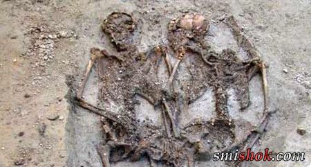 В Італії знайдена закохана пара, яка разом півтора тисячоліття