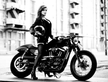 Девушки и мотоциклы - это идеальное сочетание