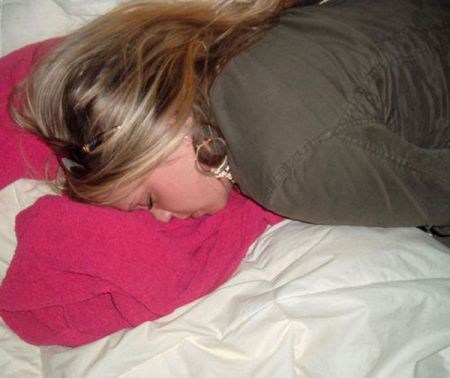 Спящие девушки могут быть также очаровательными