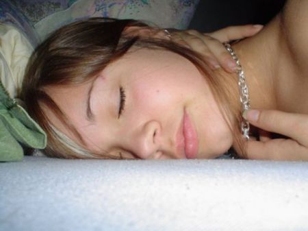 Спящие девушки могут быть также очаровательными