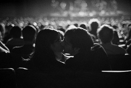 8 правил как заняться сексом в кинотеатре