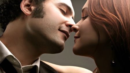 3 неожиданных факта про французский поцелуй