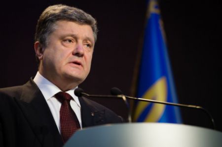 Речь Порошенко на Майдане: Украинцы защищают независимость от "проклятой орды"