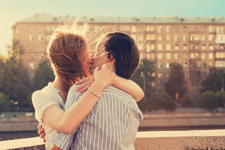Как правильно целоваться взасос с парнем