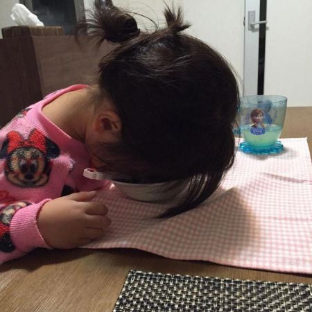 Японские дети уснувшие в смешных позах