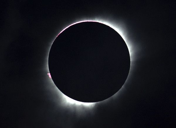 Полное солнечное затмение: трансляция NASA