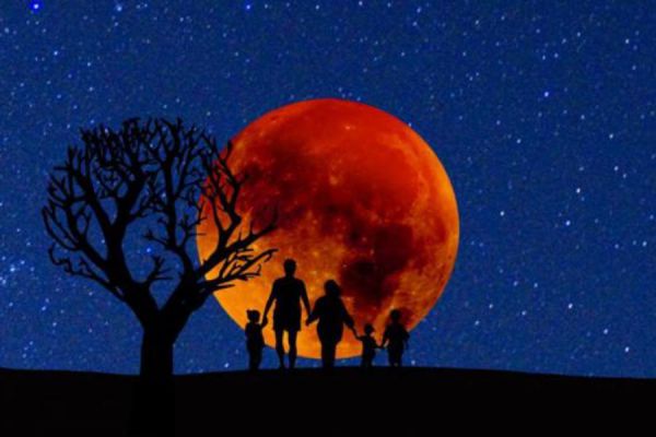 Надвигается затмение века: названа дата восхода "кровавой луны"