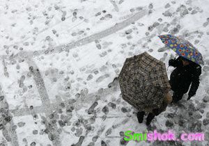 Погода: Мокрий сніг і завірюхи не відпустять Україну