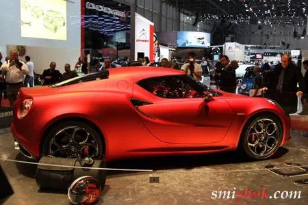 Alfa Romeo зробила новий суперкар Alfa Romeo зробила новий суперкар