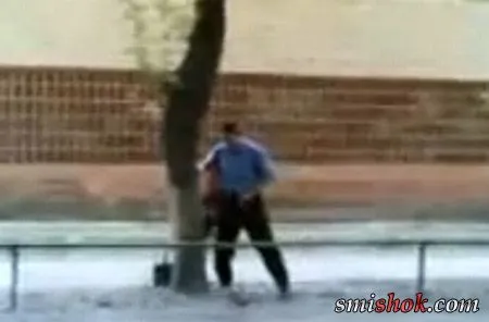 Не зовсім тверезий дядько поліцейський
