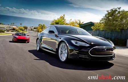Нові фотографії седана Tesla