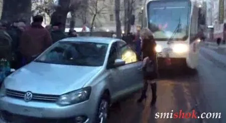 Блондинка не там припаркувалась
