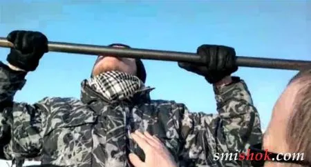 Прилип язиком до турніка на морозі