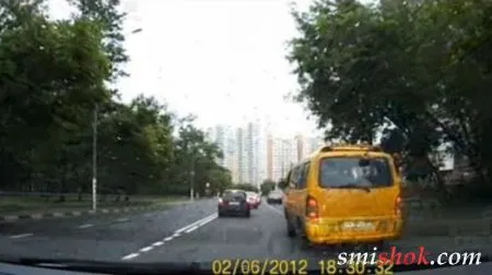 Пригода жовтого автобуса