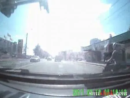 Неуважний скутерист
