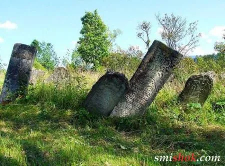 Феномен блукаючих могил