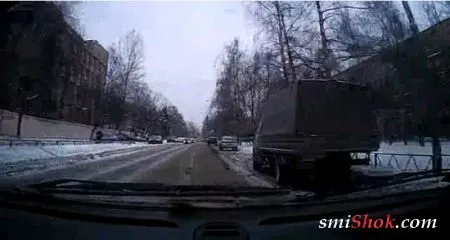 Чуть не сбил бабку