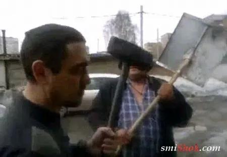 Проверили каску на прочность