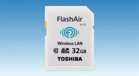 SD карта объёмом 32 ГБ со встроенным модулем WiFi
