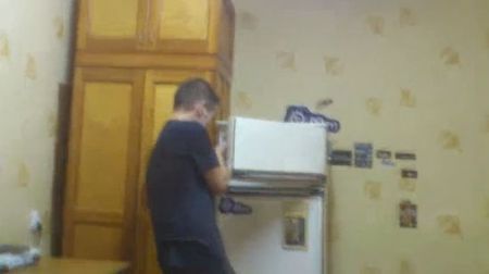 Петарда в холодильнике