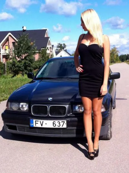 Шикарные девушки и автомобили