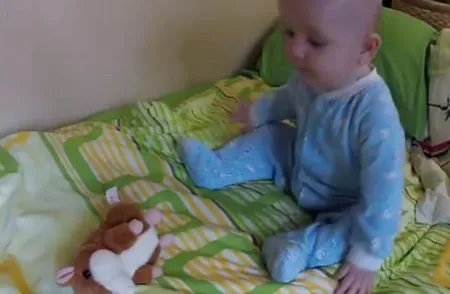 Говорящий хомяк и ребенок