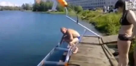 Только непонятно, как на ней парковаться?