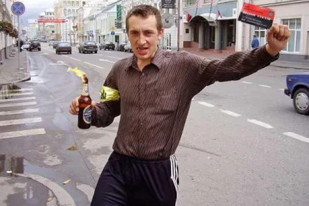 Визитка Яроша «порвала» интернет. Лучшие фотожабы
