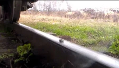 Гайка vs. поезд