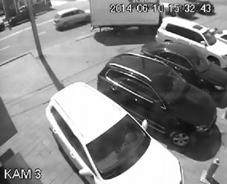 Затупила в телефон