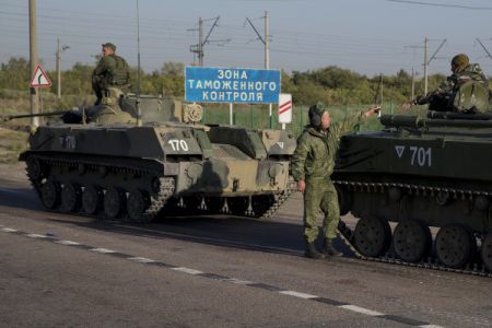Фотофакт: Россия стягивает технику к границе, БМП ждут «растаможки»