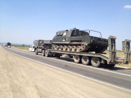 Фотофакт: Россия стягивает технику к границе, БМП ждут «растаможки»