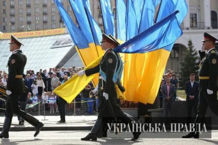 «Хочешь мира - готовься к войне». Фото парада ко Дню независимости
