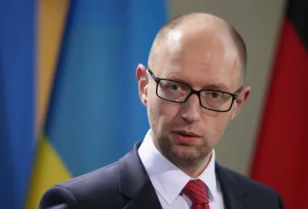 Яценюк: Украине удалось избежать дефолта