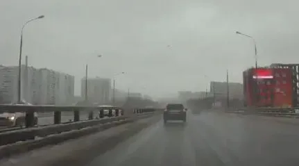 Почему не стоит плевать на ходу