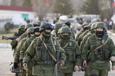 РФ сосредоточила у границ Украины 10 батальонов, - генерал США