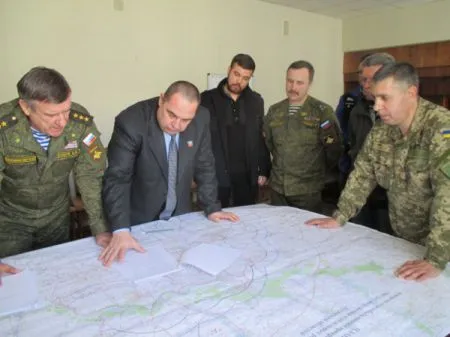 Киев и сепаратисты подписали документ об отводе вооружений