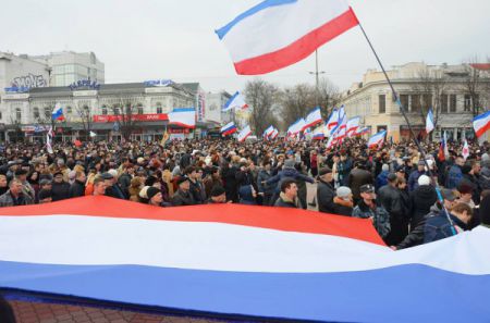 Более половины крымчан проголосовали бы за возвращение Крыма в состав Украины