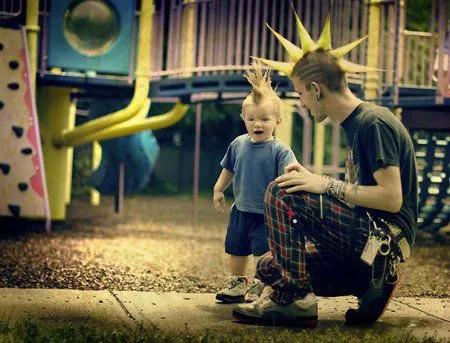 Отцы дурачатся и впадают в детство
