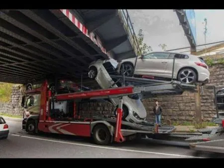 Не пролез под мостом