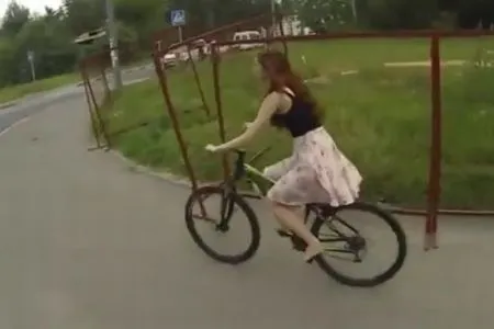Юбку унесло