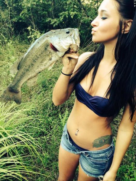 Девчонки на рыбалке