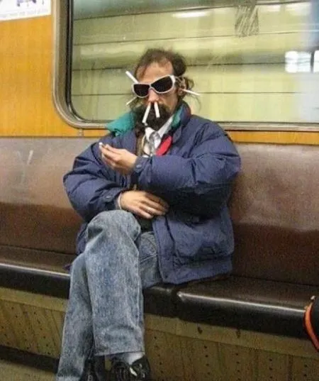 Странные люди в метро, фото приколы на вторник