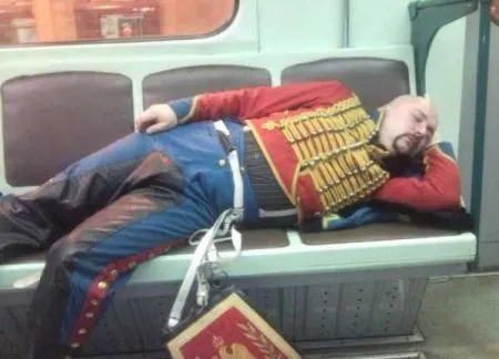 Странные люди в метро, фото приколы на вторник