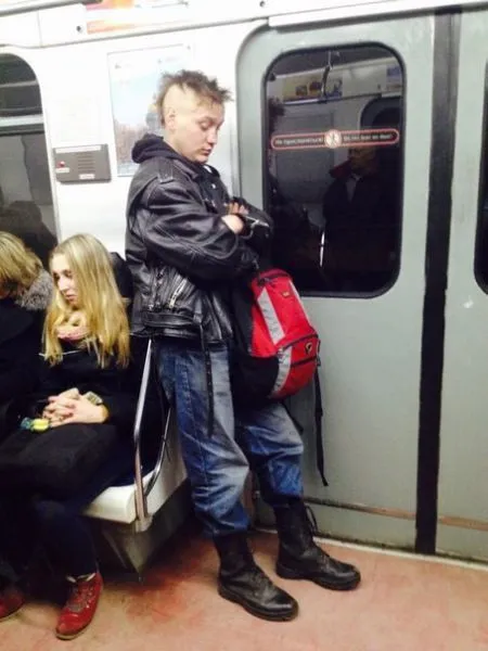 Странные люди в метро, фото приколы на вторник