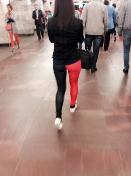 Странные люди в метро, фото приколы на вторник