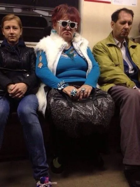 Странные люди в метро, фото приколы на вторник