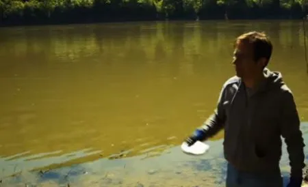 Что будет, если бросить кусок натрия в воду