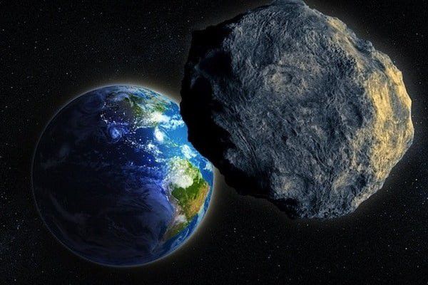 Мимо Земли пролетел большой астероид